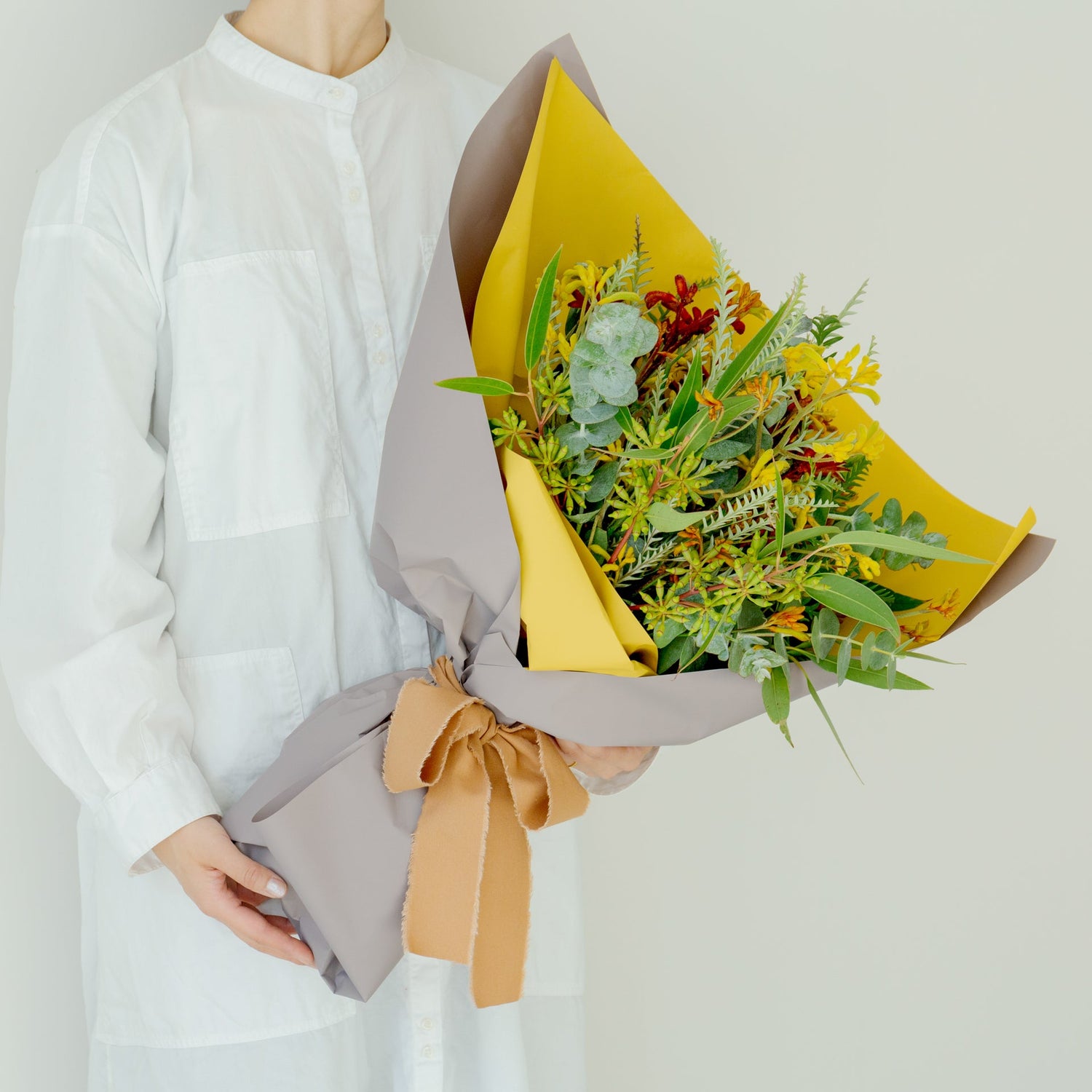 カンガルーポーのギフトをオーダーするならFlower&Plants tette │ 「手から手へ、想いを運ぶフラワーショップ」【板橋駅徒歩4分】【熟練フローリスト夫婦が運営】【最短2営業日で発送】【24時間365日注文OK】【ギフトは3300円〜】フラワーギフトを手から手へ、想いを込めたブーケやアレンジメントで大切な人に感謝と愛情を。シーンや用途に合わせて選びやすい豊富な種