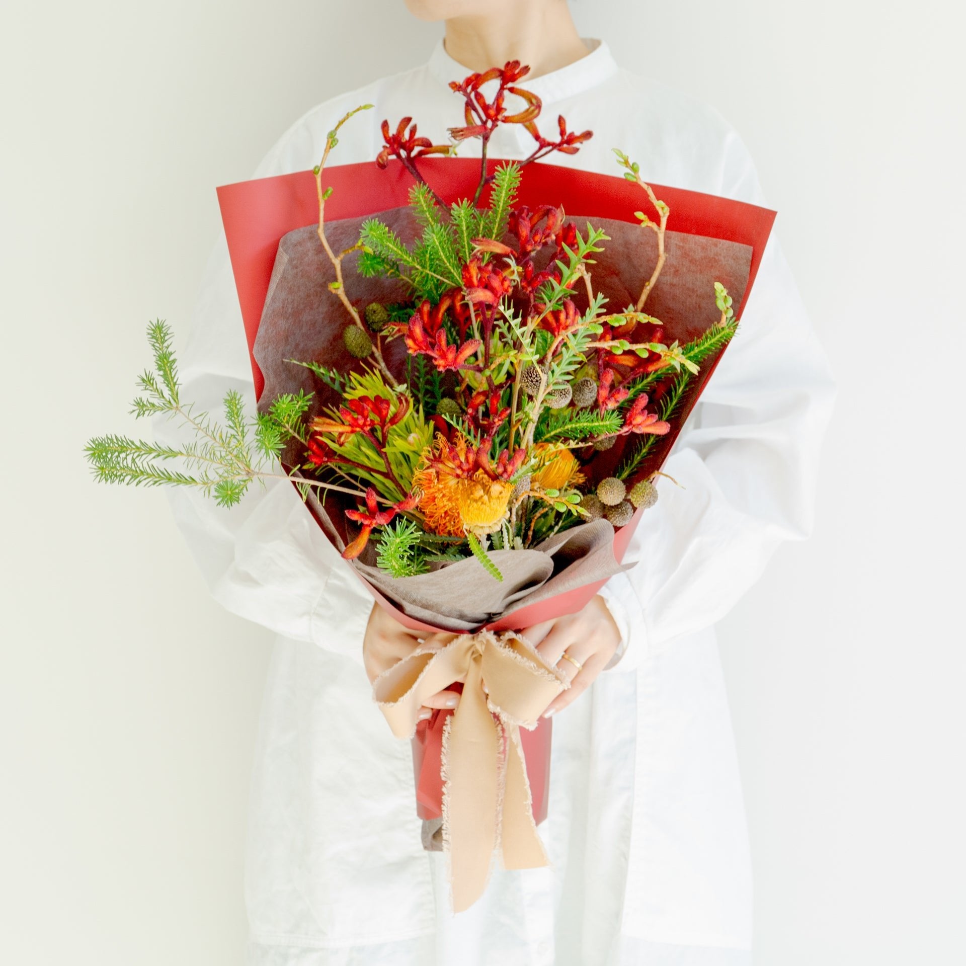 カンガルーポーのギフトをオーダーするならFlower&Plants tette │ 「手から手へ、想いを運ぶフラワーショップ」【板橋駅徒歩4分】【熟練フローリスト夫婦が運営】【最短2営業日で発送】【24時間365日注文OK】【ギフトは3300円〜】フラワーギフトを手から手へ、想いを込めたブーケやアレンジメントで大切な人に感謝と愛情を。シーンや用途に合わせて選びやすい豊富な種
