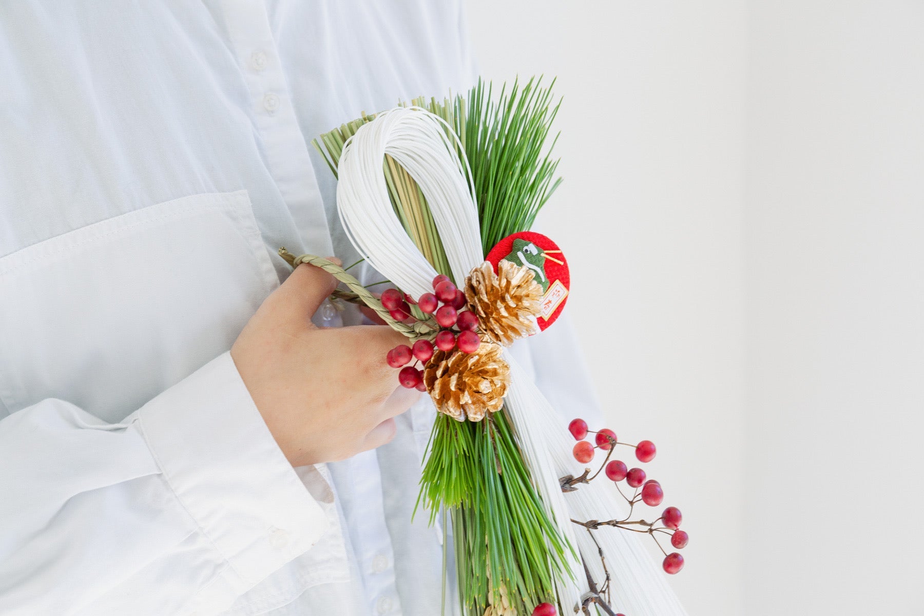 お正月飾り 縦型をオーダーするならFlower&Plants tette │ 「手から手へ、想いを運ぶフラワーショップ」【板橋駅徒歩4分】【熟練フローリスト夫婦が運営】【最短2営業日で発送】【24時間365日注文OK】【ギフトは3300円〜】フラワーギフトを手から手へ、想いを込めたブーケやアレンジメントで大切な人に感謝と愛情を。シーンや用途に合わせて選びやすい豊富な種