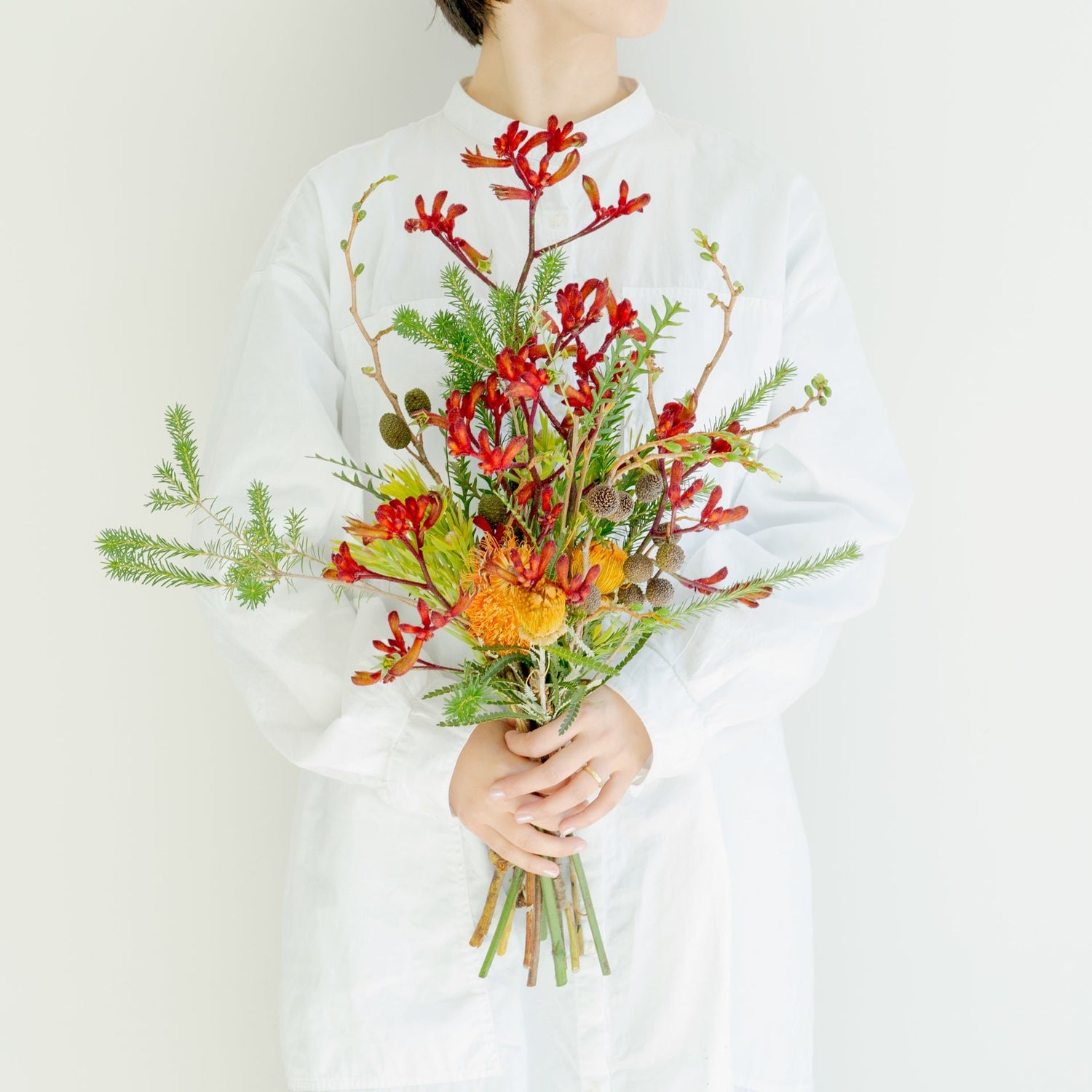 カンガルーポーのギフトをオーダーするならFlower&Plants tette │ 「手から手へ、想いを運ぶフラワーショップ」【板橋駅徒歩4分】【熟練フローリスト夫婦が運営】【最短2営業日で発送】【24時間365日注文OK】【ギフトは3300円〜】フラワーギフトを手から手へ、想いを込めたブーケやアレンジメントで大切な人に感謝と愛情を。シーンや用途に合わせて選びやすい豊富な種