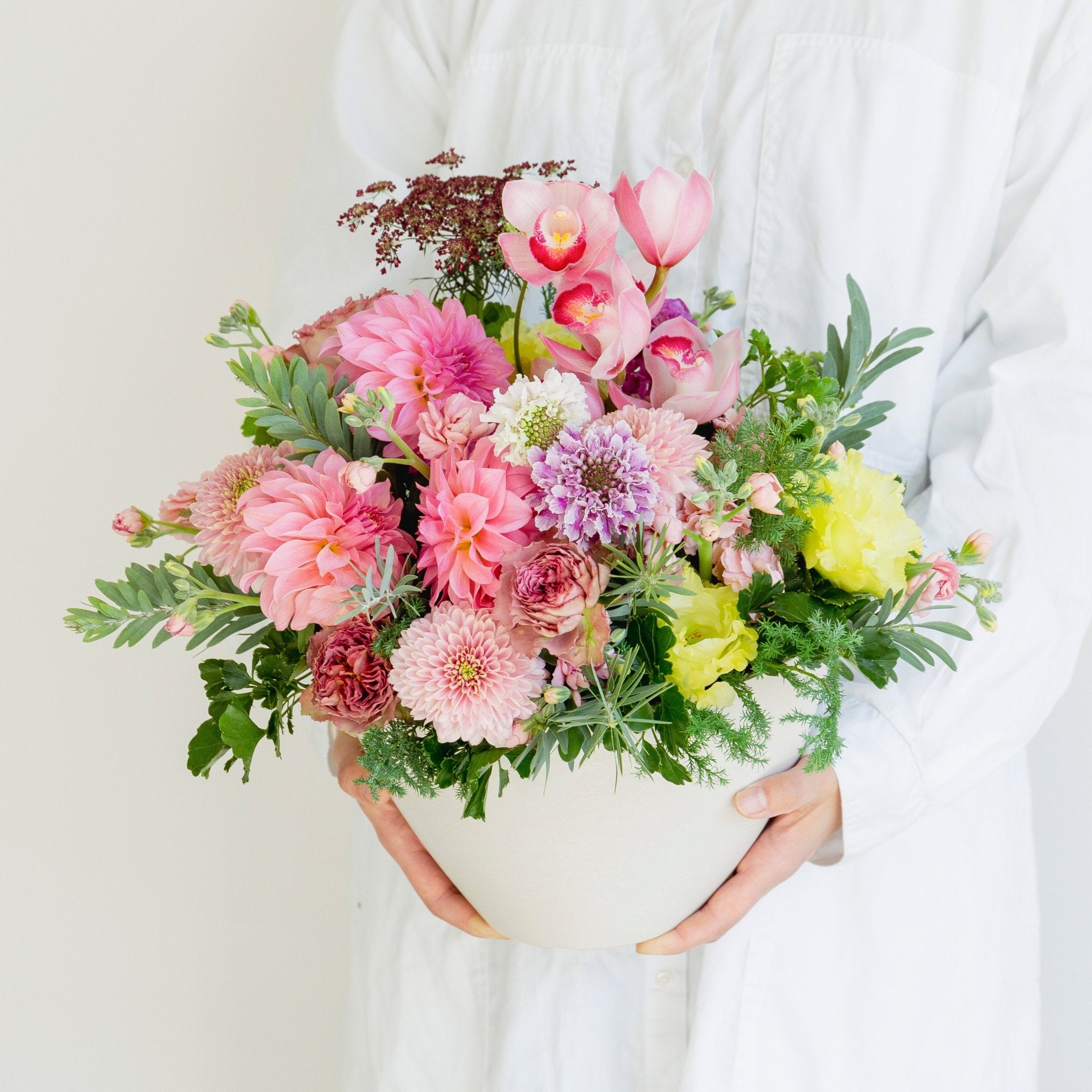 シンビジウムのギフトをオーダーするならFlower&Plants tette │ 「手から手へ、想いを運ぶフラワーショップ」【板橋駅徒歩4分】【熟練フローリスト夫婦が運営】【最短2営業日で発送】【24時間365日注文OK】【ギフトは3300円〜】フラワーギフトを手から手へ、想いを込めたブーケやアレンジメントで大切な人に感謝と愛情を。シーンや用途に合わせて選びやすい豊富な種