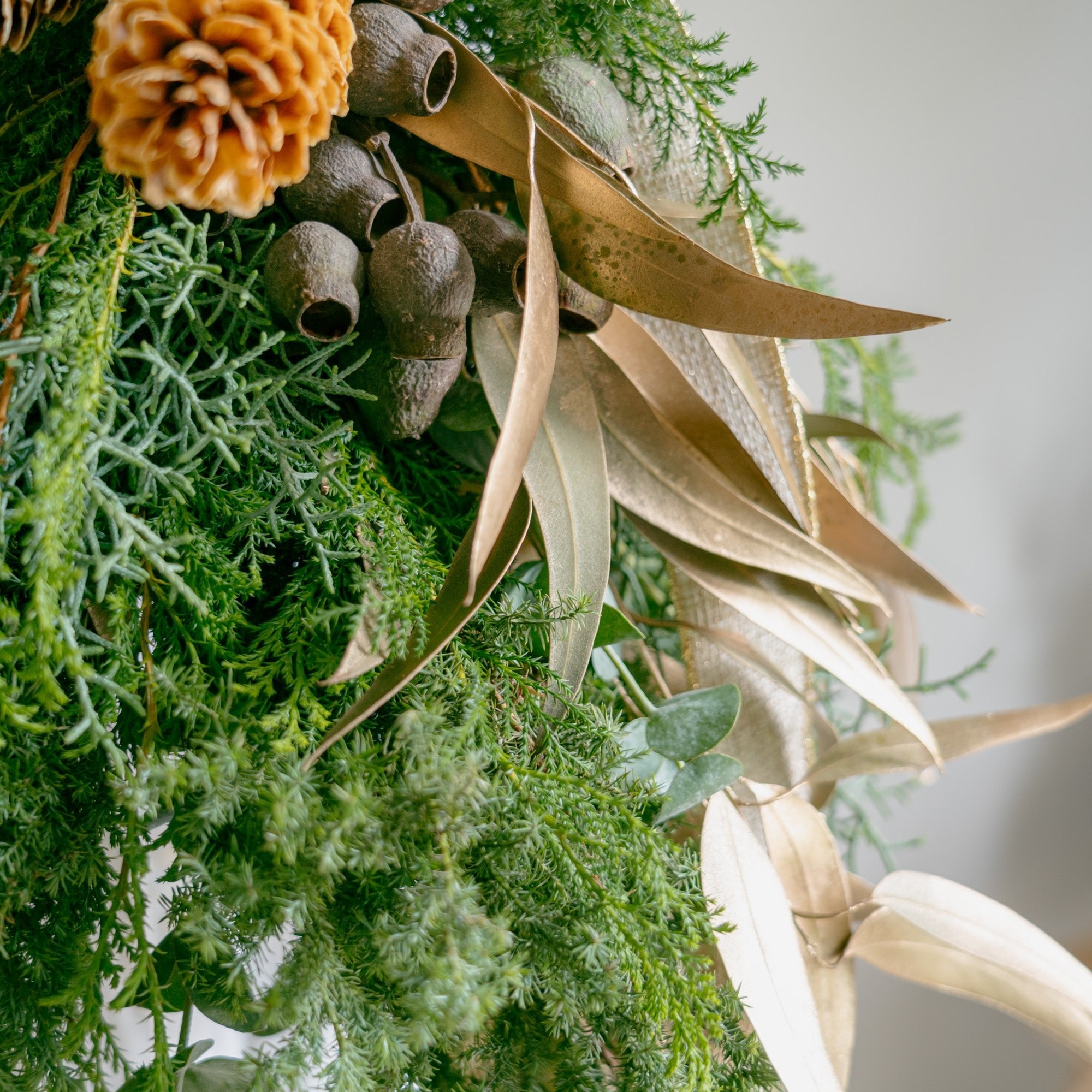 クリスマススワッグ2024をオーダーするならFlower&amp;Plants tette │ 「手から手へ、想いを運ぶフラワーショップ」【板橋駅徒歩4分】【熟練フローリスト夫婦が運営】【最短2営業日で発送】【24時間365日注文OK】【ギフトは3300円〜】フラワーギフトを手から手へ、想いを込めたブーケやアレンジメントで大切な人に感謝と愛情を。シーンや用途に合わせて選びやすい豊富な種