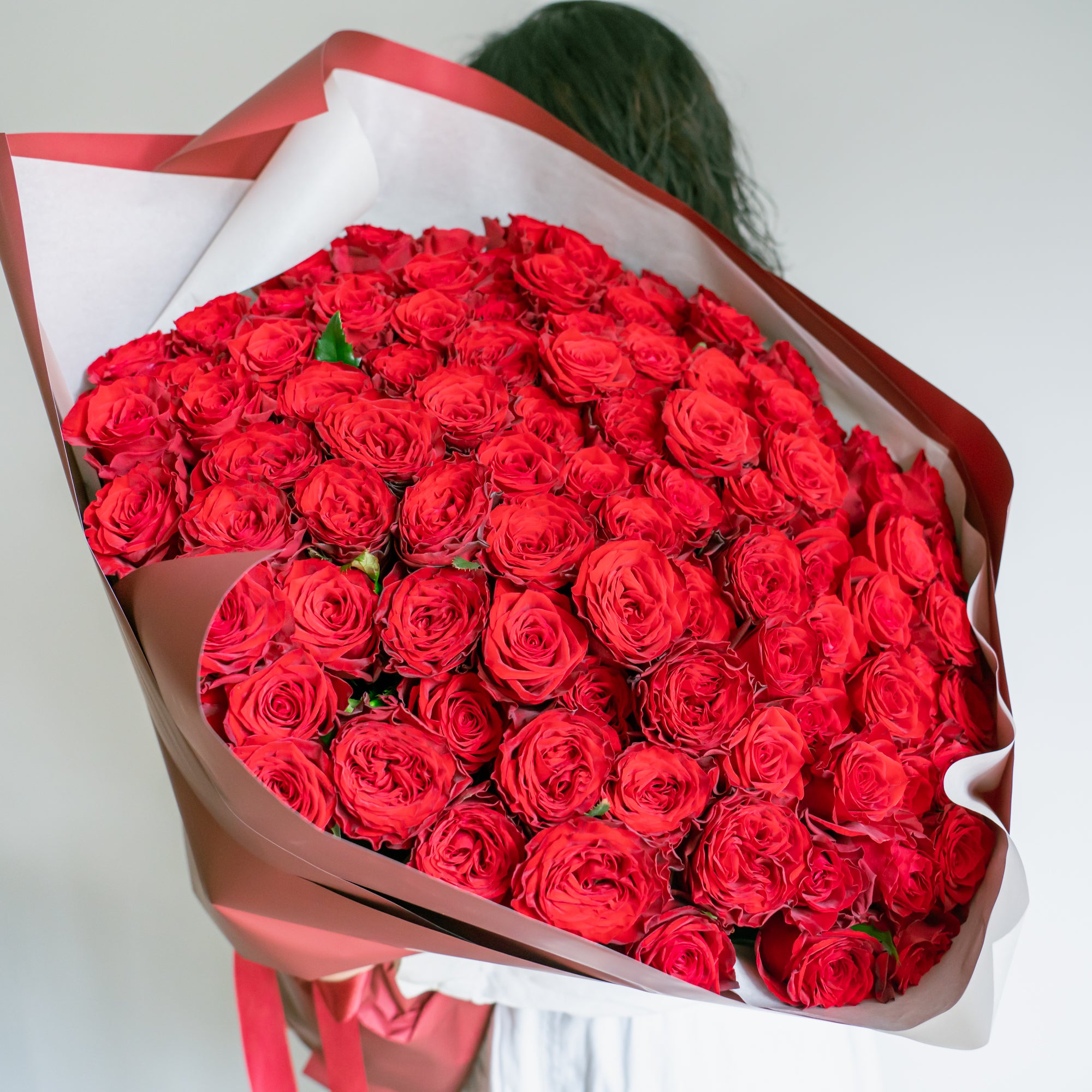 赤本 バラ売り⭕️ 赤バラ12本とかすみ草とグリーンのブーケならFlower&Plants tette