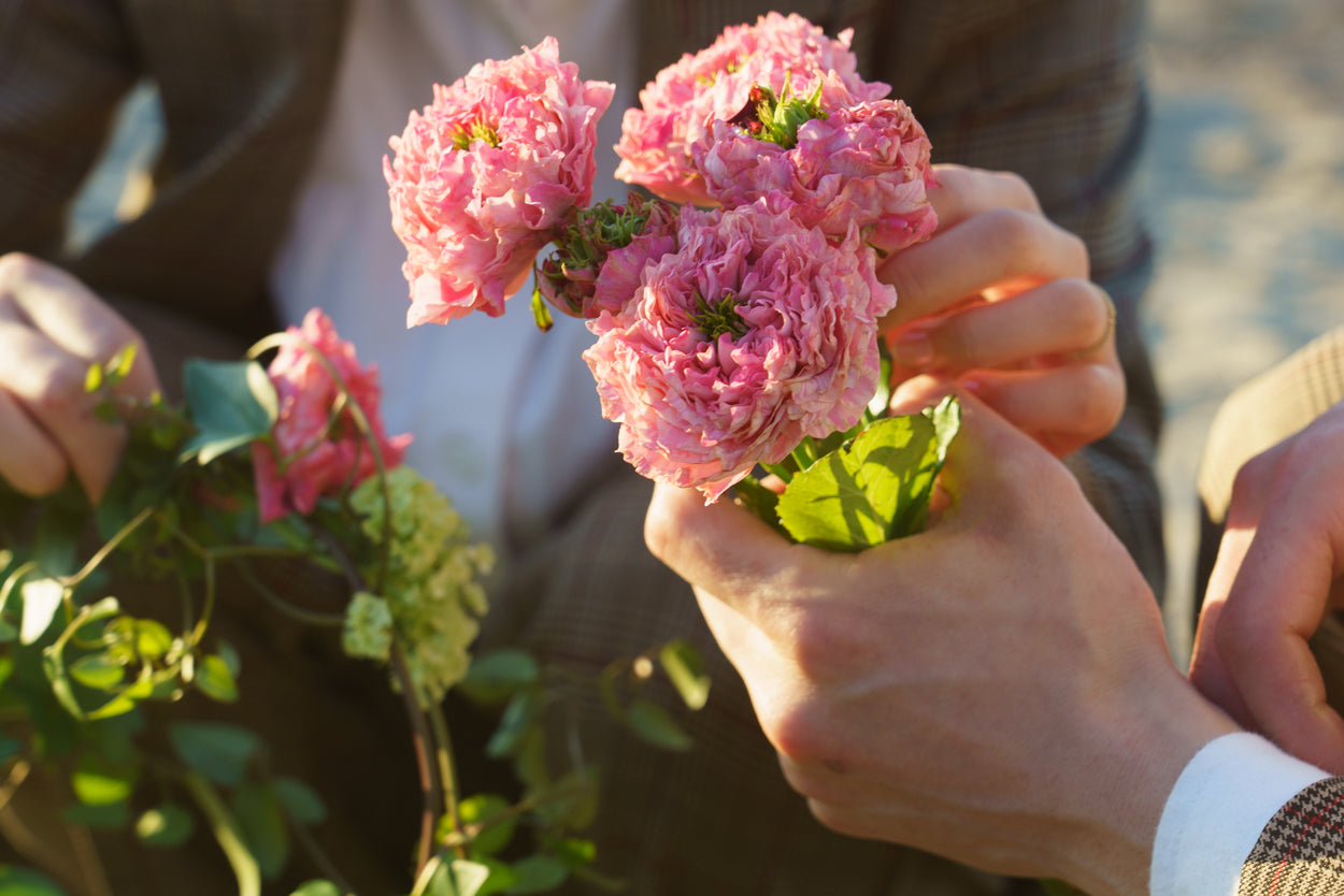 プロポーズ花束は生花バラ以外もOK?花の種類・タイプ別の選び方ガイド プロポーズ花タイム | プロポーズ花束は生花バラ以外もOK?花の種類・タイプ別の選び方ガイド