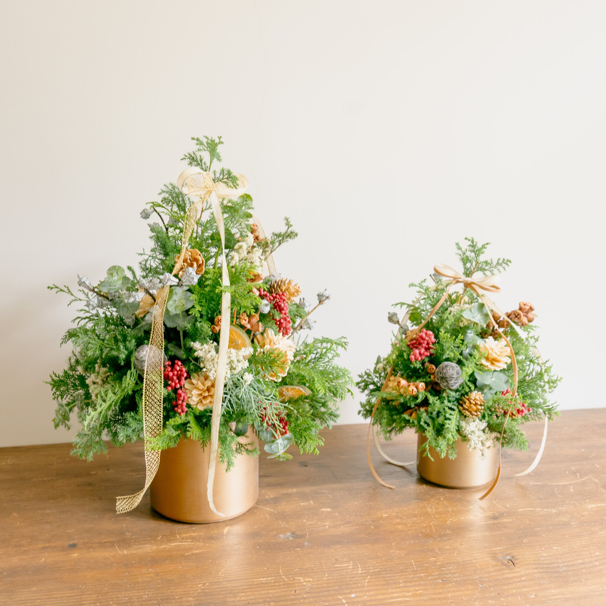 オーダー商品 クリスマス フラワーアレンジメント 合計4点 クリスマスツリーアレンジメント2024ならFlower&Plants tette │「手