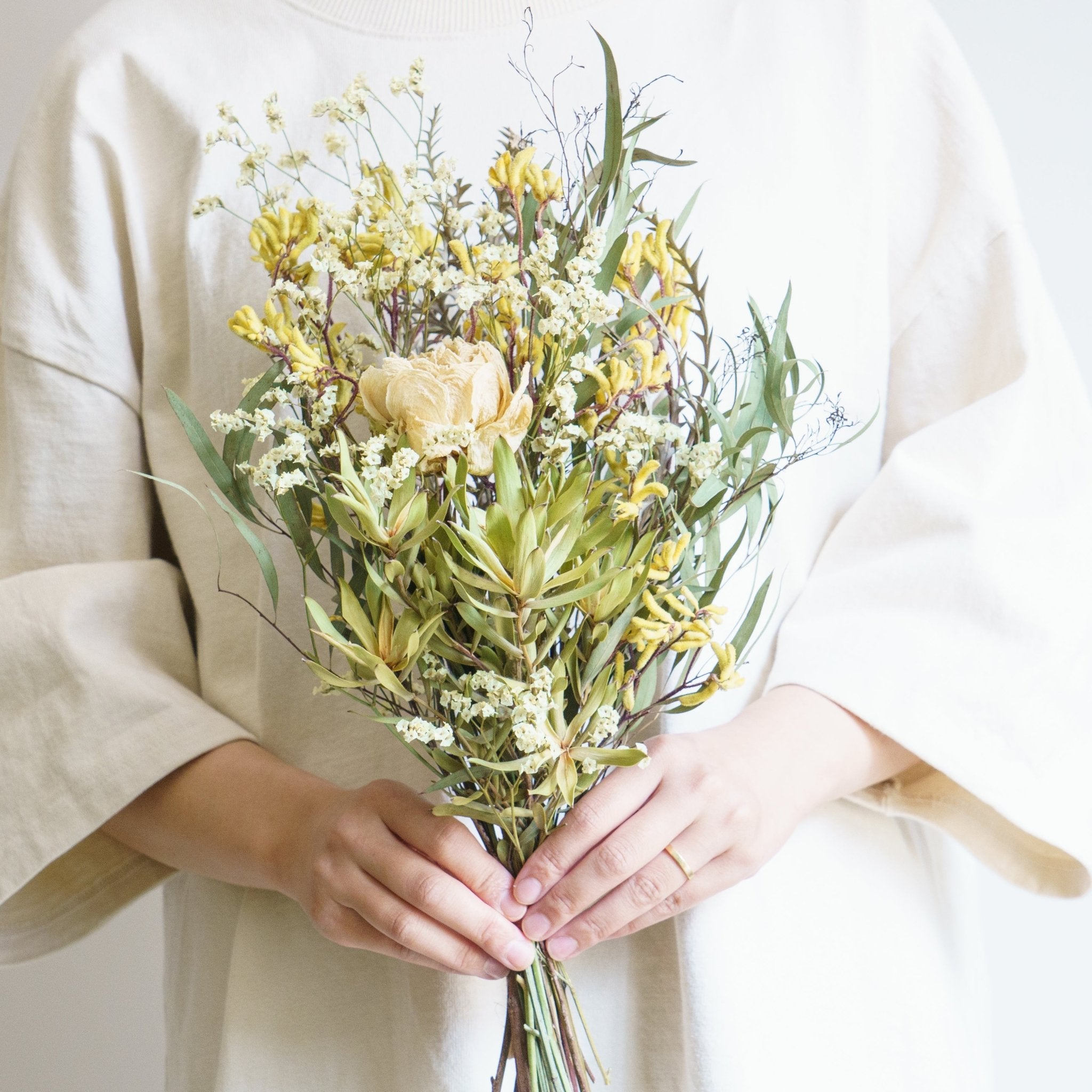 季節のドライフラワー ブーケスワッグをオーダーするならFlower&amp;Plants tette │ 「手から手へ、想いを運ぶフラワーショップ」【板橋駅徒歩4分】【熟練フローリスト夫婦が運営】【最短2営業日で発送】【24時間365日注文OK】【ギフトは3300円〜】フラワーギフトを手から手へ、想いを込めたブーケやアレンジメントで大切な人に感謝と愛情を。シーンや用途に合わせて選びやすい豊富な種