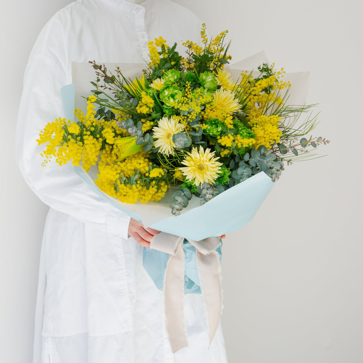 ブーケ 黄色系をオーダーするならFlower&amp;Plants tette │ 「手から手へ、想いを運ぶフラワーショップ」【板橋駅徒歩4分】【熟練フローリスト夫婦が運営】【最短2営業日で発送】【24時間365日注文OK】【ギフトは3300円〜】フラワーギフトを手から手へ、想いを込めたブーケやアレンジメントで大切な人に感謝と愛情を。シーンや用途に合わせて選びやすい豊富な種