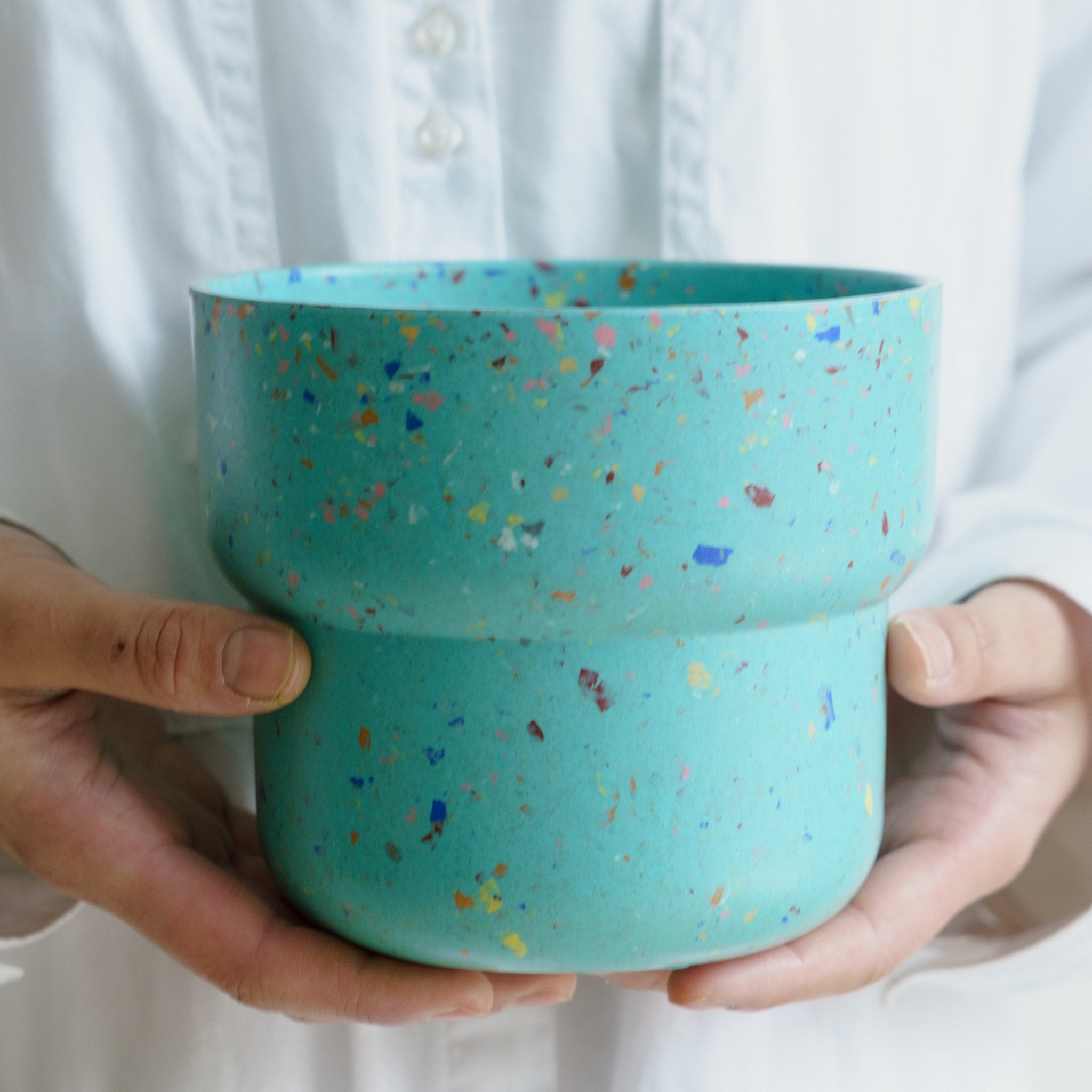 エコチップペインターポットをオーダーするならFlower&amp;Plants tette │ 「手から手へ、想いを運ぶフラワーショップ」【板橋駅徒歩4分】【熟練フローリスト夫婦が運営】【最短2営業日で発送】【24時間365日注文OK】【ギフトは3300円〜】フラワーギフトを手から手へ、想いを込めたブーケやアレンジメントで大切な人に感謝と愛情を。シーンや用途に合わせて選びやすい豊富な種