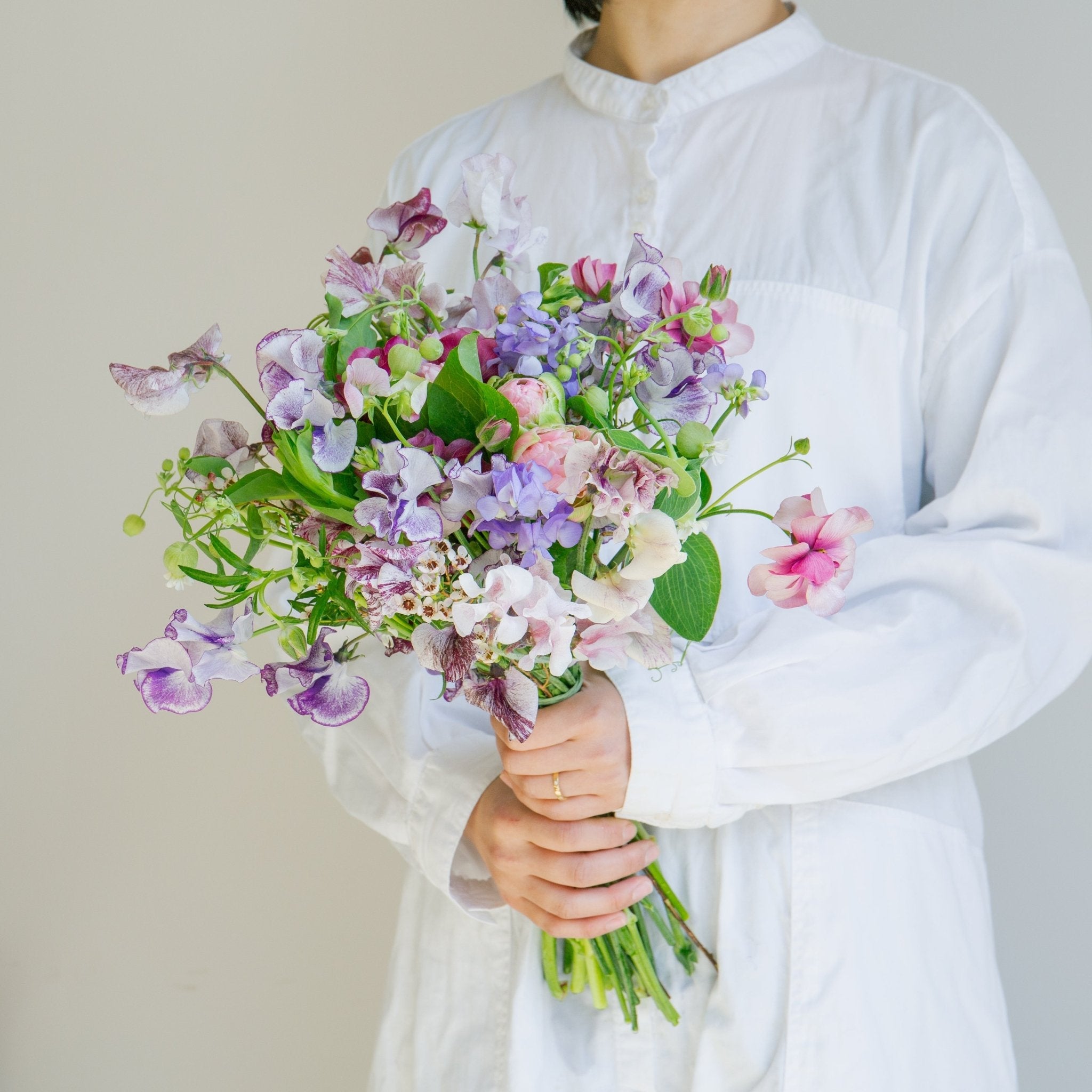 オーダーメイドフラワーブーケをオーダーするならFlower&amp;Plants tette │ 「手から手へ、想いを運ぶフラワーショップ」【板橋駅徒歩4分】【熟練フローリスト夫婦が運営】【最短2営業日で発送】【24時間365日注文OK】【ギフトは3300円〜】フラワーギフトを手から手へ、想いを込めたブーケやアレンジメントで大切な人に感謝と愛情を。シーンや用途に合わせて選びやすい豊富な種