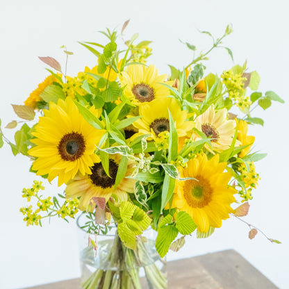 ひまわりのギフトをオーダーするならFlower&amp;Plants tette │ 「手から手へ、想いを運ぶフラワーショップ」【板橋駅徒歩4分】【熟練フローリスト夫婦が運営】【最短2営業日で発送】【24時間365日注文OK】【ギフトは3300円〜】フラワーギフトを手から手へ、想いを込めたブーケやアレンジメントで大切な人に感謝と愛情を。シーンや用途に合わせて選びやすい豊富な種