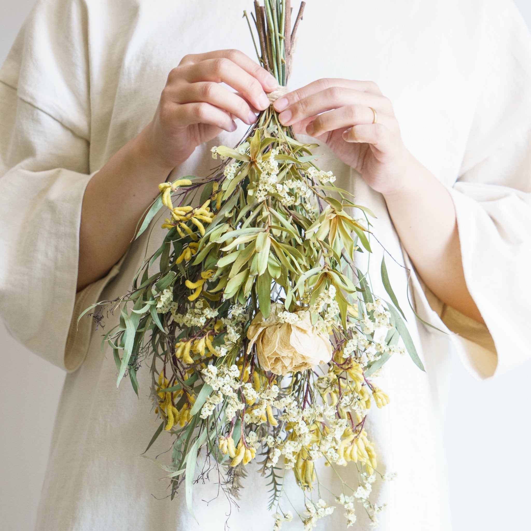 季節のドライフラワー ブーケスワッグをオーダーするならFlower&amp;Plants tette │ 「手から手へ、想いを運ぶフラワーショップ」【板橋駅徒歩4分】【熟練フローリスト夫婦が運営】【最短2営業日で発送】【24時間365日注文OK】【ギフトは3300円〜】フラワーギフトを手から手へ、想いを込めたブーケやアレンジメントで大切な人に感謝と愛情を。シーンや用途に合わせて選びやすい豊富な種