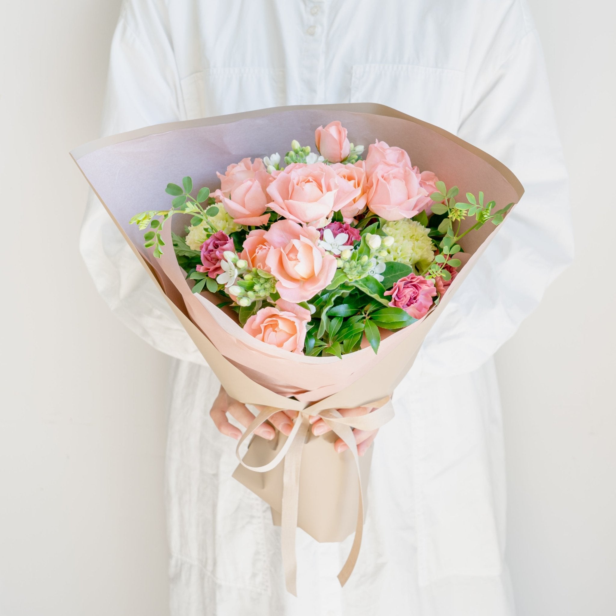母の日 バラのギフトをオーダーするならFlower&Plants tette │ 「手から手へ、想いを運ぶフラワーショップ」【板橋駅徒歩4分】【熟練フローリスト夫婦が運営】【最短2営業日で発送】【24時間365日注文OK】【ギフトは3300円〜】フラワーギフトを手から手へ、想いを込めたブーケやアレンジメントで大切な人に感謝と愛情を。シーンや用途に合わせて選びやすい豊富な種