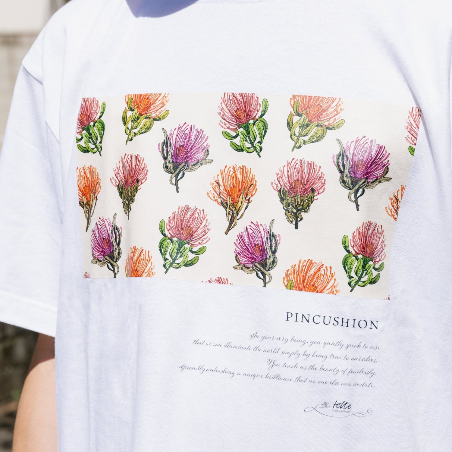 【数量限定】tetteオリジナルプリントTシャツをオーダーするならFlower&amp;Plants tette │ 「手から手へ、想いを運ぶフラワーショップ」【板橋駅徒歩4分】【熟練フローリスト夫婦が運営】【最短2営業日で発送】【24時間365日注文OK】【ギフトは3300円〜】フラワーギフトを手から手へ、想いを込めたブーケやアレンジメントで大切な人に感謝と愛情を。シーンや用途に合わせて選びやすい豊富な種