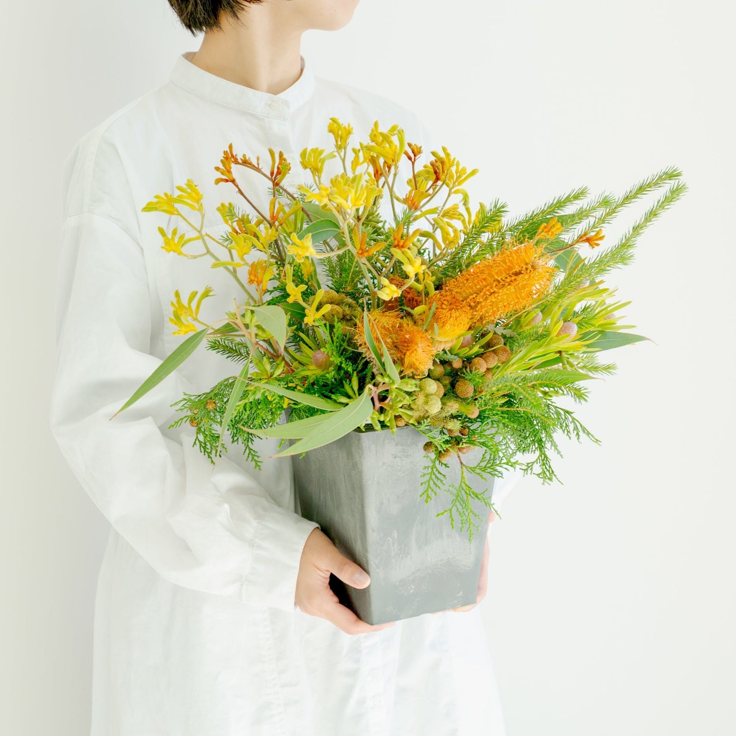 カンガルーポーのギフトをオーダーするならFlower&amp;Plants tette │ 「手から手へ、想いを運ぶフラワーショップ」【板橋駅徒歩4分】【熟練フローリスト夫婦が運営】【最短2営業日で発送】【24時間365日注文OK】【ギフトは3300円〜】フラワーギフトを手から手へ、想いを込めたブーケやアレンジメントで大切な人に感謝と愛情を。シーンや用途に合わせて選びやすい豊富な種