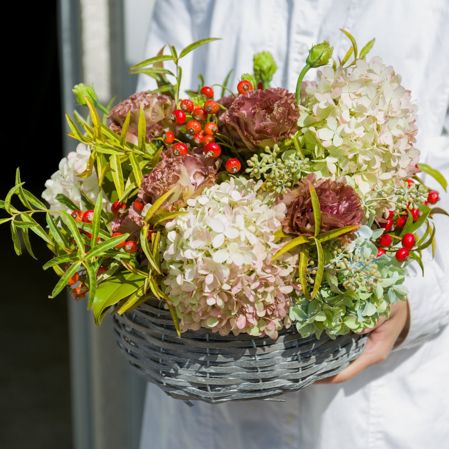 秋色アジサイのギフトをオーダーするならFlower&amp;Plants tette │ 「手から手へ、想いを運ぶフラワーショップ」【板橋駅徒歩4分】【熟練フローリスト夫婦が運営】【最短2営業日で発送】【24時間365日注文OK】【ギフトは3300円〜】フラワーギフトを手から手へ、想いを込めたブーケやアレンジメントで大切な人に感謝と愛情を。シーンや用途に合わせて選びやすい豊富な種