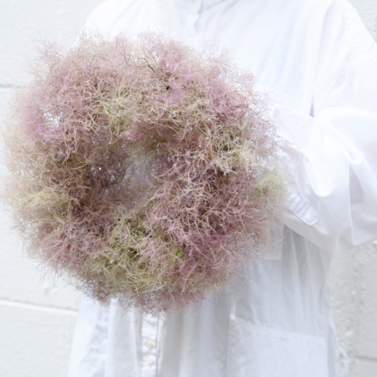 ドライリース スモークツリーをオーダーするならFlower&amp;Plants tette │ 「手から手へ、想いを運ぶフラワーショップ」【板橋駅徒歩4分】【熟練フローリスト夫婦が運営】【最短2営業日で発送】【24時間365日注文OK】【ギフトは3300円〜】フラワーギフトを手から手へ、想いを込めたブーケやアレンジメントで大切な人に感謝と愛情を。シーンや用途に合わせて選びやすい豊富な種
