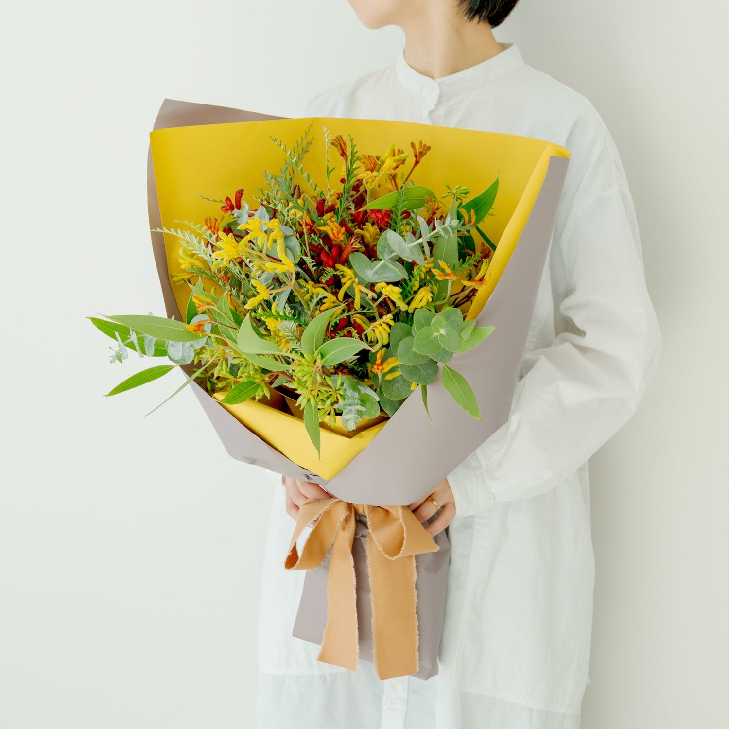 カンガルーポーのギフトをオーダーするならFlower&amp;Plants tette │ 「手から手へ、想いを運ぶフラワーショップ」【板橋駅徒歩4分】【熟練フローリスト夫婦が運営】【最短2営業日で発送】【24時間365日注文OK】【ギフトは3300円〜】フラワーギフトを手から手へ、想いを込めたブーケやアレンジメントで大切な人に感謝と愛情を。シーンや用途に合わせて選びやすい豊富な種